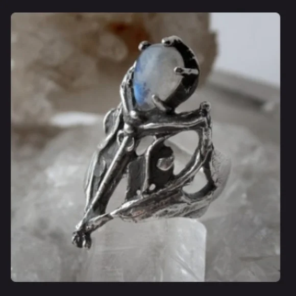 Drop Armor Moonstone Ring - Picture 1 of 7